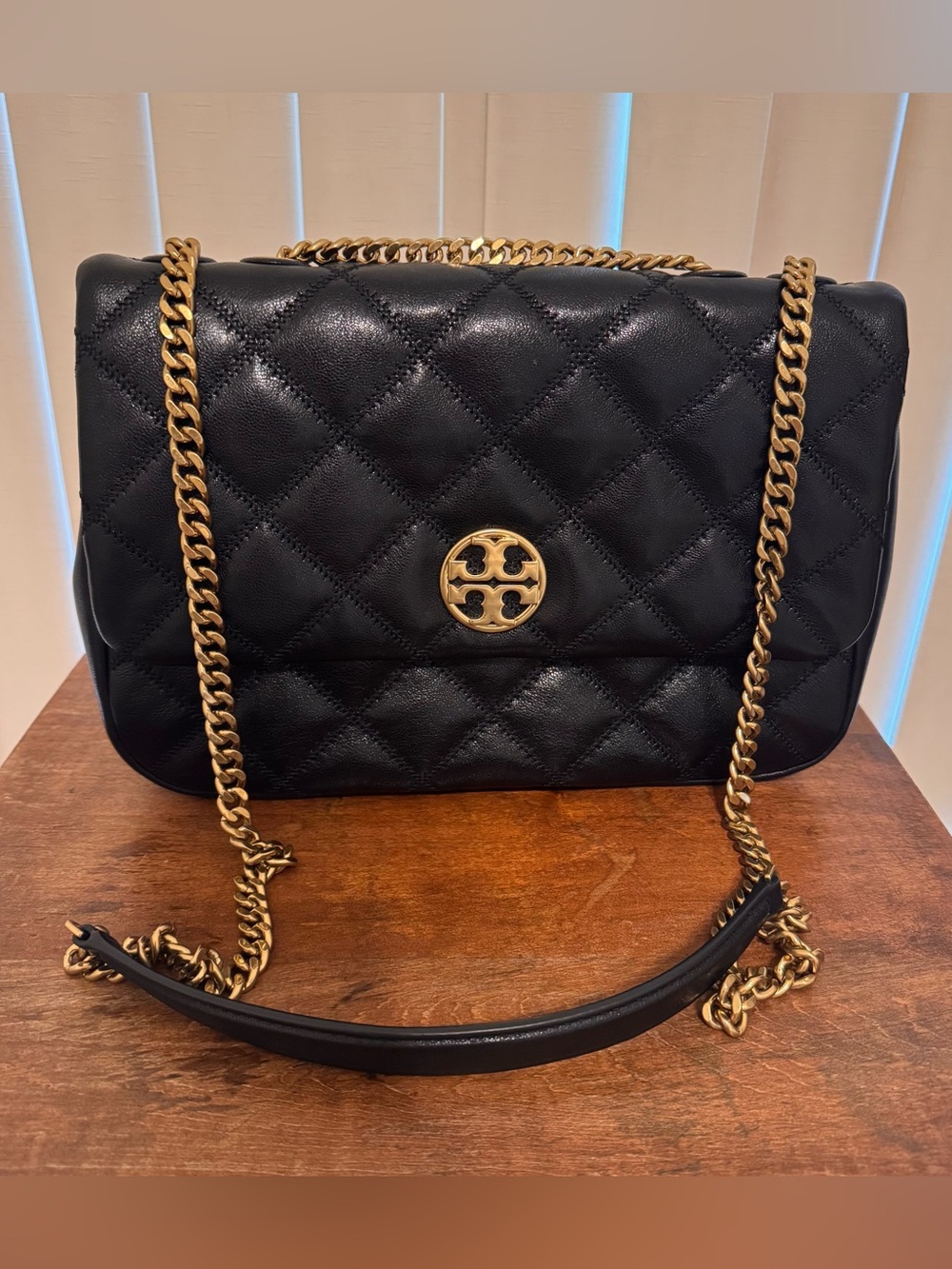 Tory Burch Willa Shoulder Bag Quilted Black Leather Gold Accents 8x11.5”